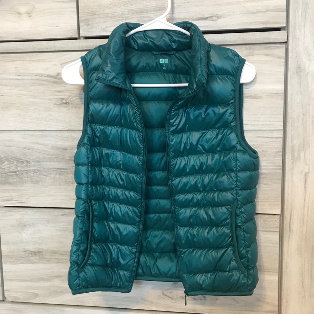 Uniqlo ultra light down vest